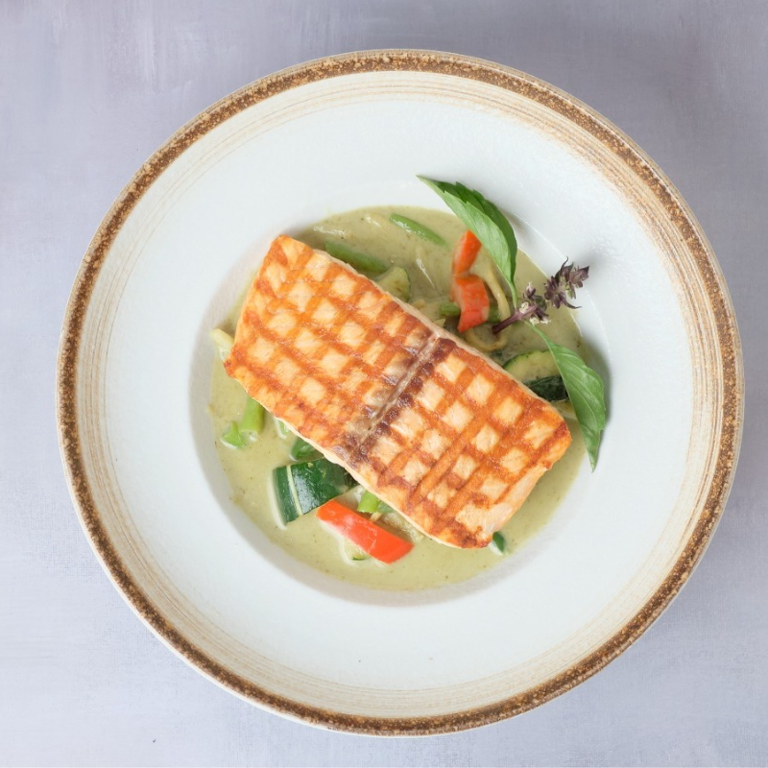 Delicious Green Curry Experience
